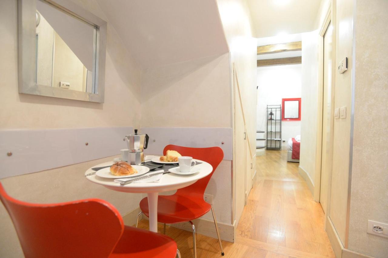 La Casa Degli Osti 1 - Piazza Navona Apartment โรม ภายนอก รูปภาพ