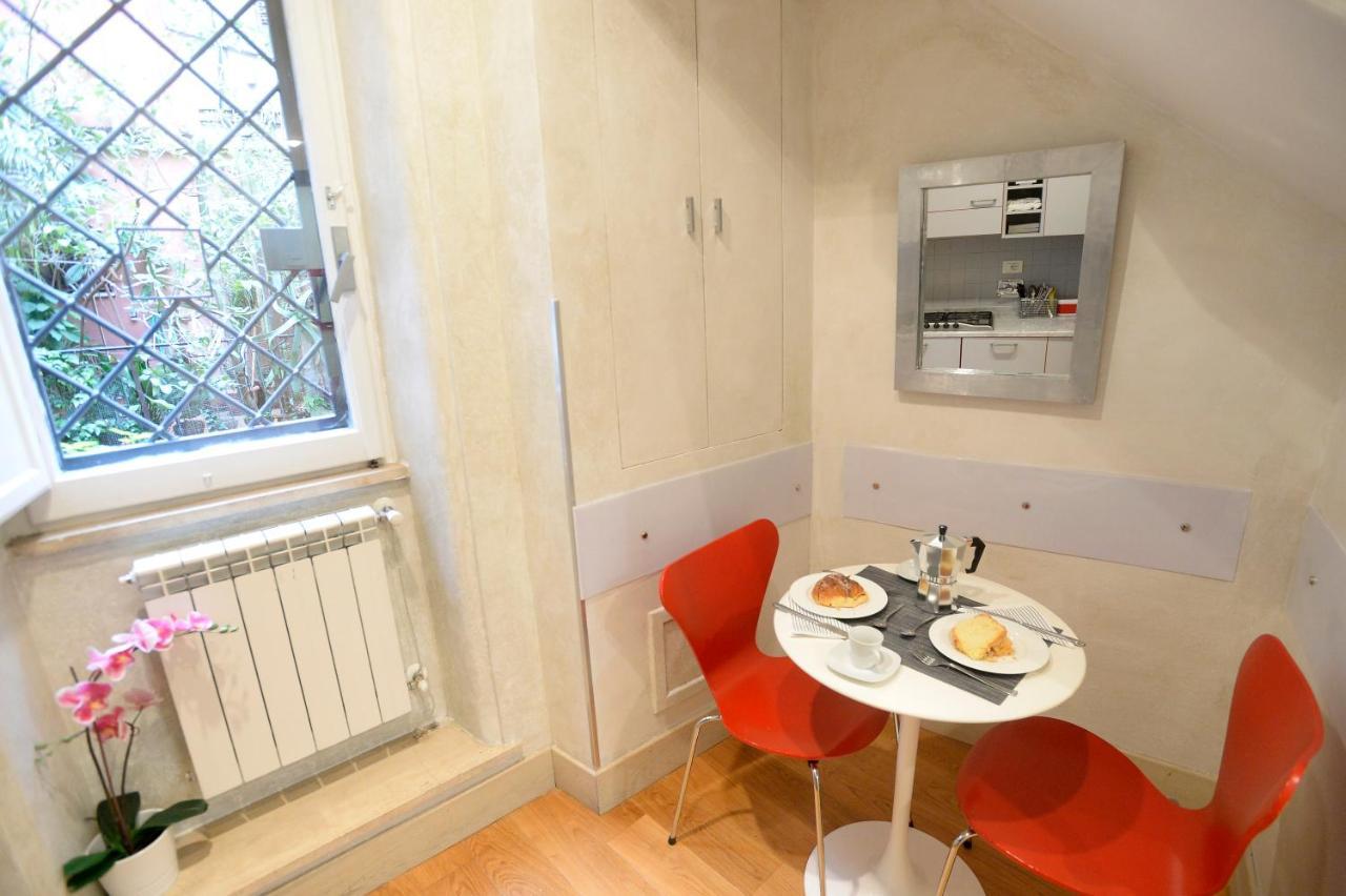 La Casa Degli Osti 1 - Piazza Navona Apartment โรม ภายนอก รูปภาพ