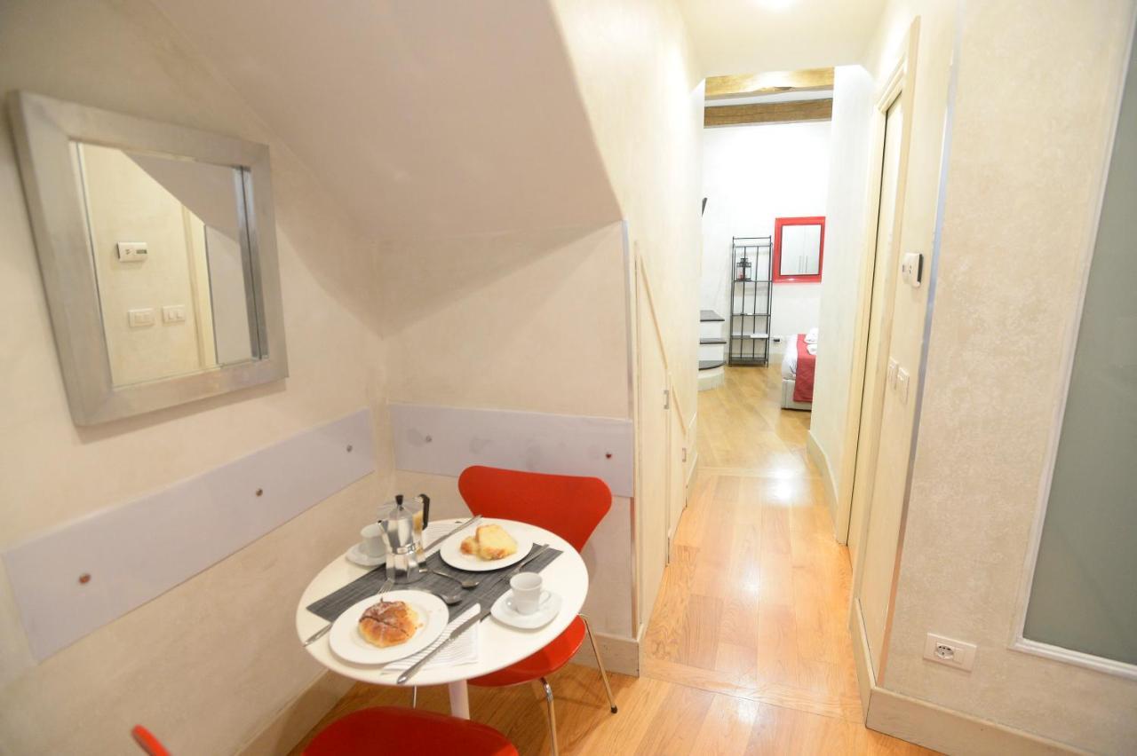 La Casa Degli Osti 1 - Piazza Navona Apartment โรม ภายนอก รูปภาพ